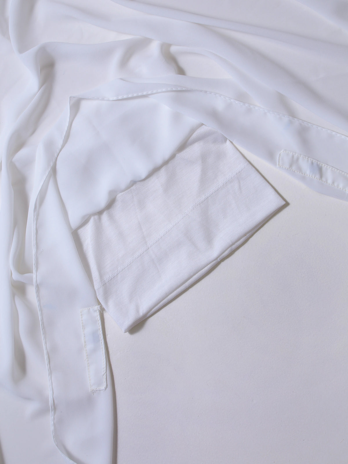 White No Pin Magnetic Hijab